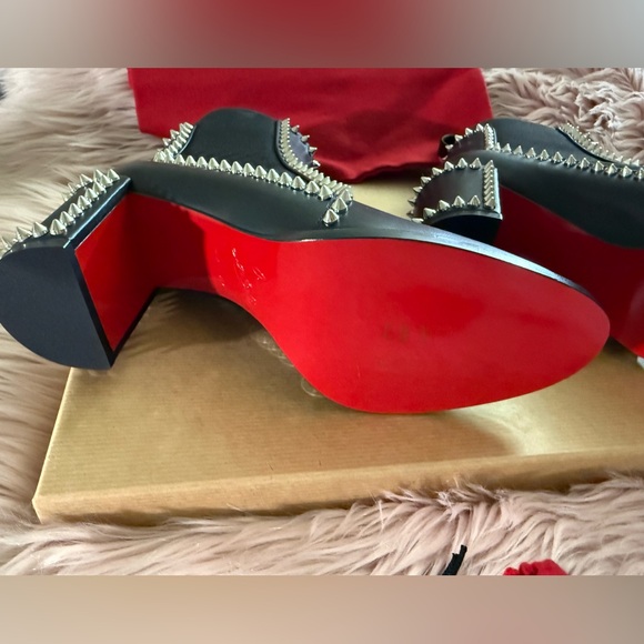 CHRISTIAN LOUBOUTIN
Out Line Spikes leather ankle boots size 37 - Picture 8 of 16